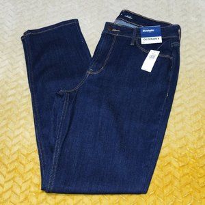 Women's Old Navy High Rise Straight Stretch Jeans Size 8. NWT-Retail $29.99.